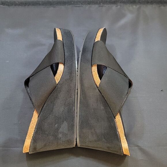 DONALD J PLINER CRISS-CROS STRAP ROUND OPEN TOE SANDAL - Picture 11 of 15